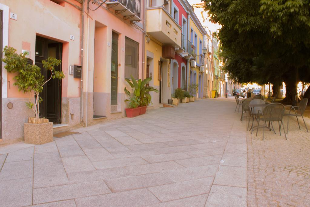 Appartamento Rosso Buoni E Cattivi Cagliari Habitación foto