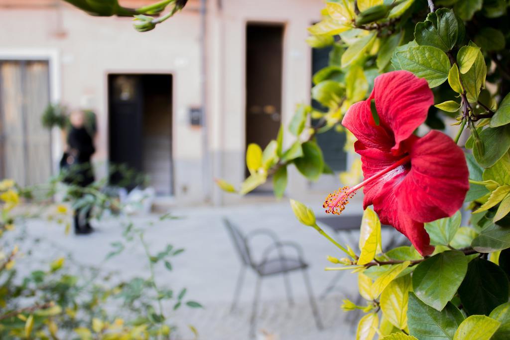 Appartamento Rosso Buoni E Cattivi Cagliari Habitación foto